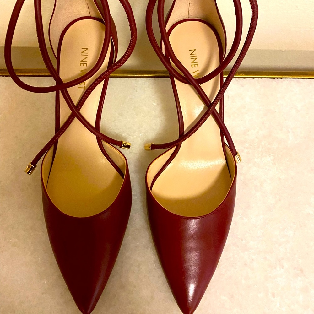 NWT Nine West Size 9 Ankle Strap Heel. SEXY!